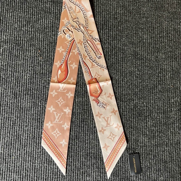 Louis Vuitton Beige Ultimate Monogram Bandeau - Picture 1 of 4